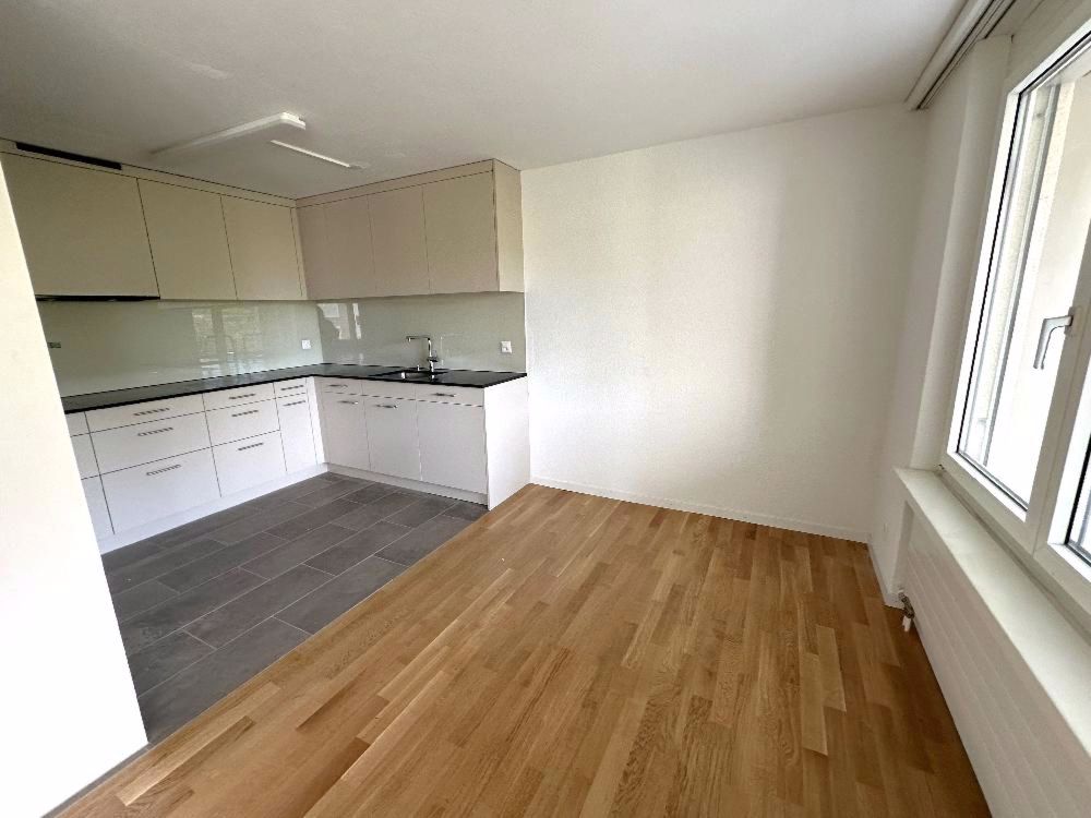 Familienwohnung - Erstvermietung nach Komplettsanierung - Küche_Essbereich