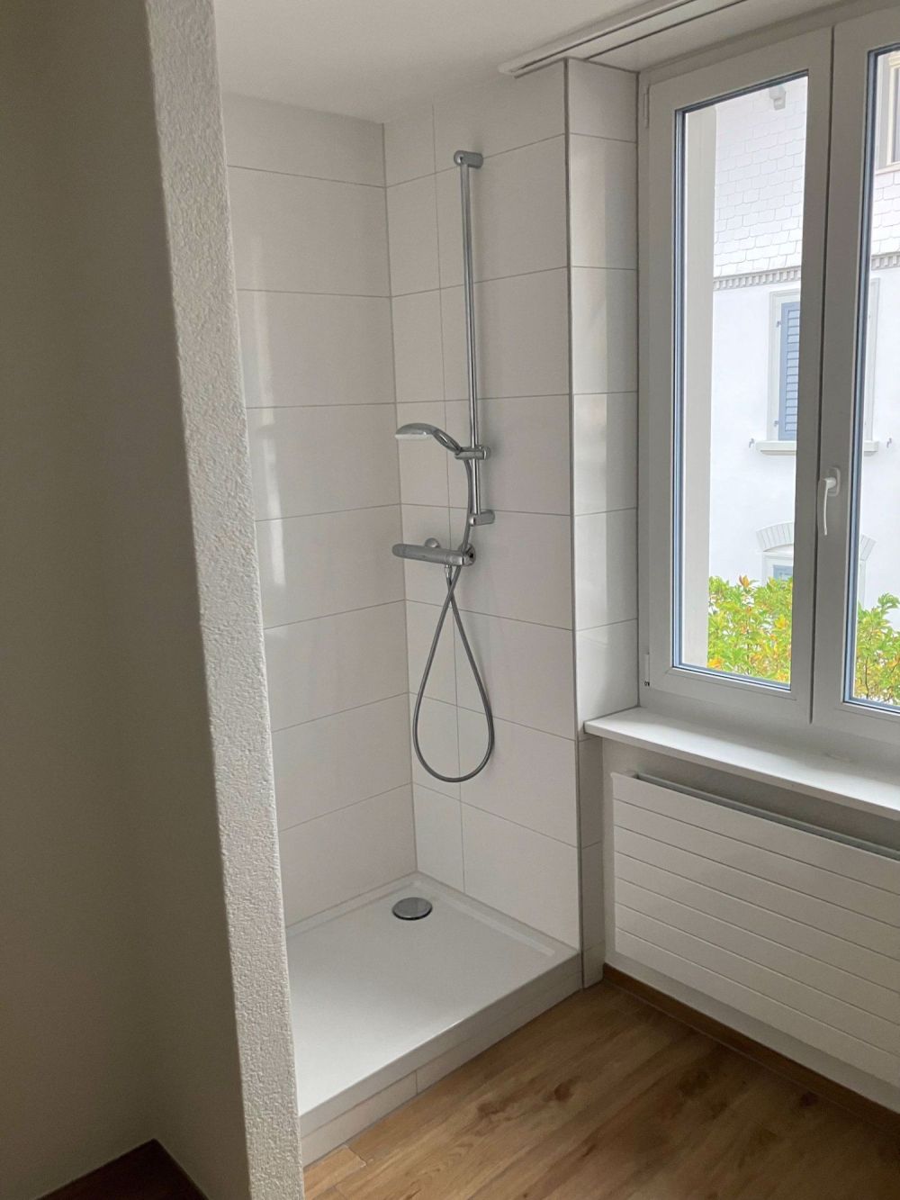 Erstbezug! Vollrenovierte Luxus Wohnung mit Garage - Bild 6