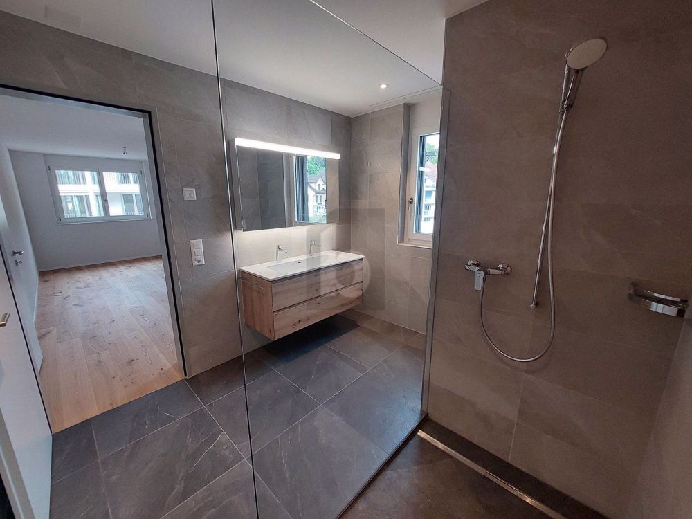 ERSTBEZUG MIT BALKON UND VIEL PLATZ - Bild 2