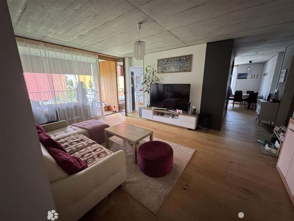 Moderne 4.5-Zimmer-Wohnung mit Balkon in Biel - Bild 1