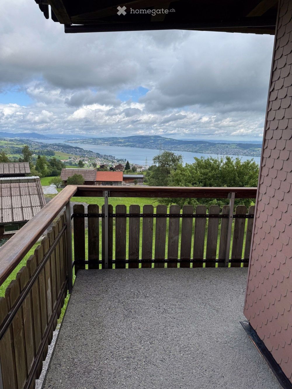 Charmante, frisch renovierte 3.5 - Zimmerwohnung mit traumhafter Aussicht mitten im Grünen - Bild 3