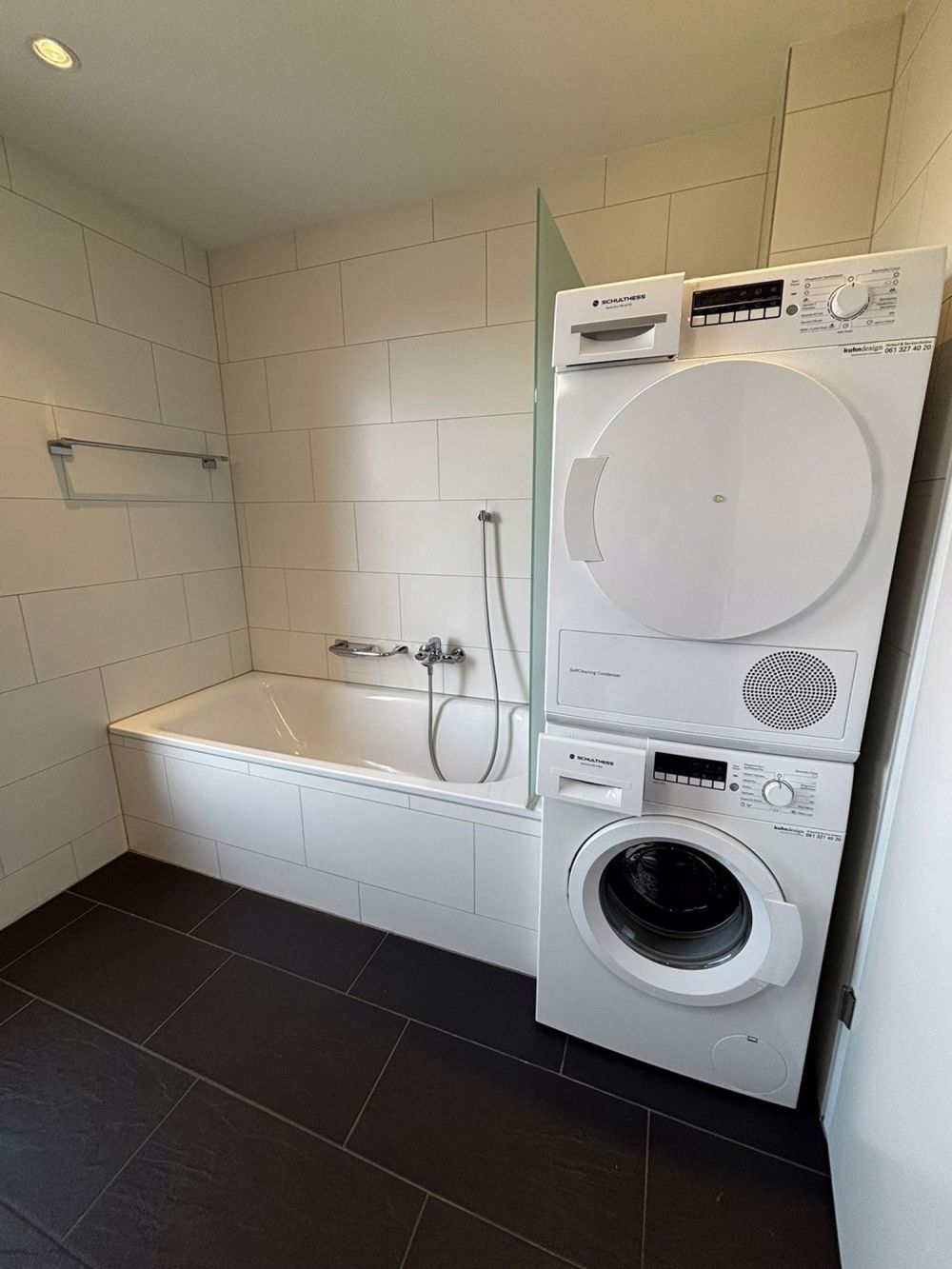 Moderne 4.5-Zimmerwohnung im Dorfkern in Arisdorf zu vermieten - IMG_0839