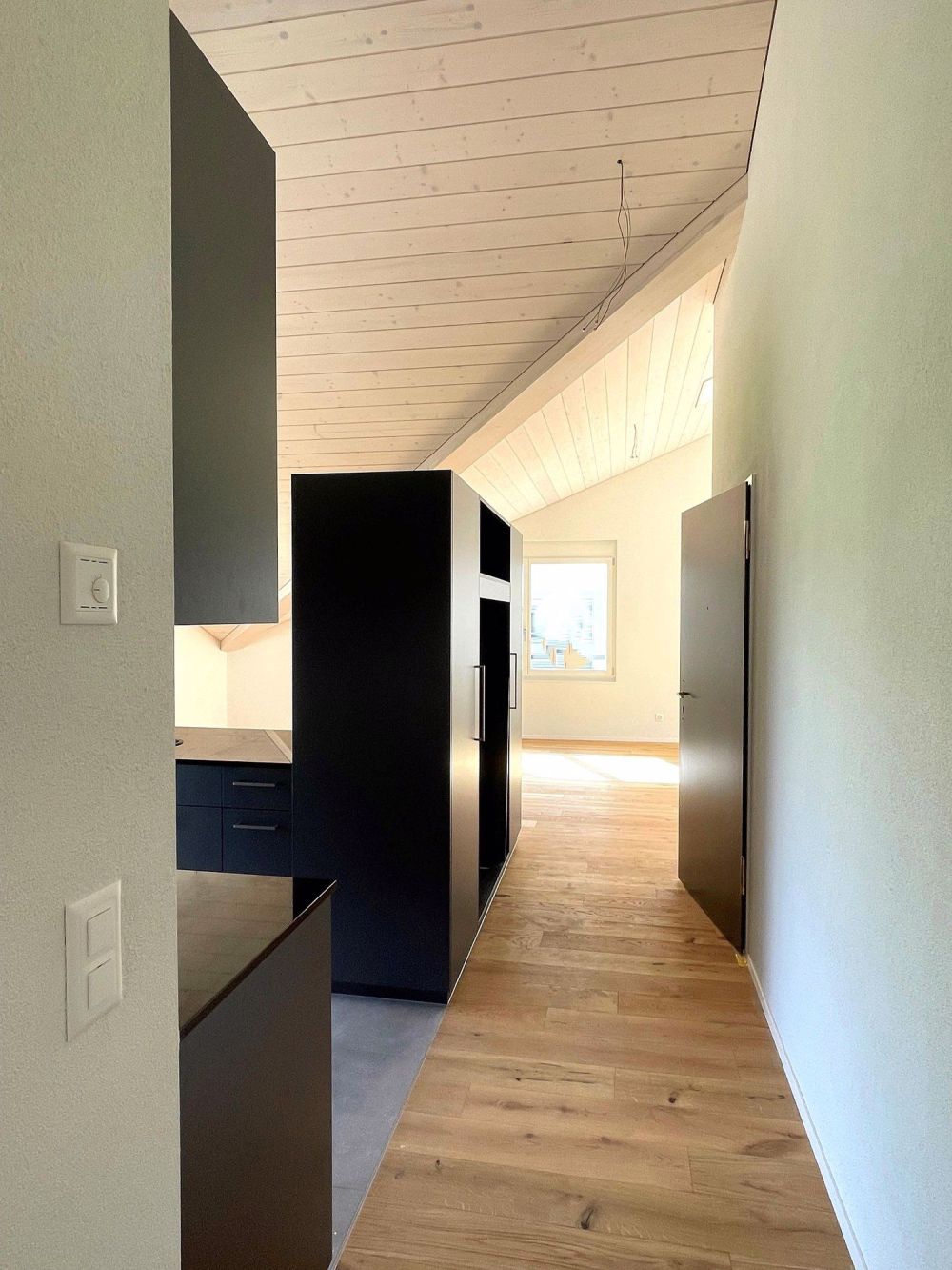 Moderne Dachwohnung mit Blick ins Grüne - Bild 10