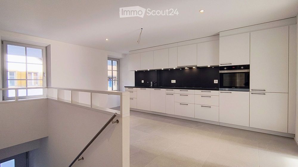 Geräumige 5,5-Zimmer-Wohnung mit Eingang und privatem Garten - Bild 4