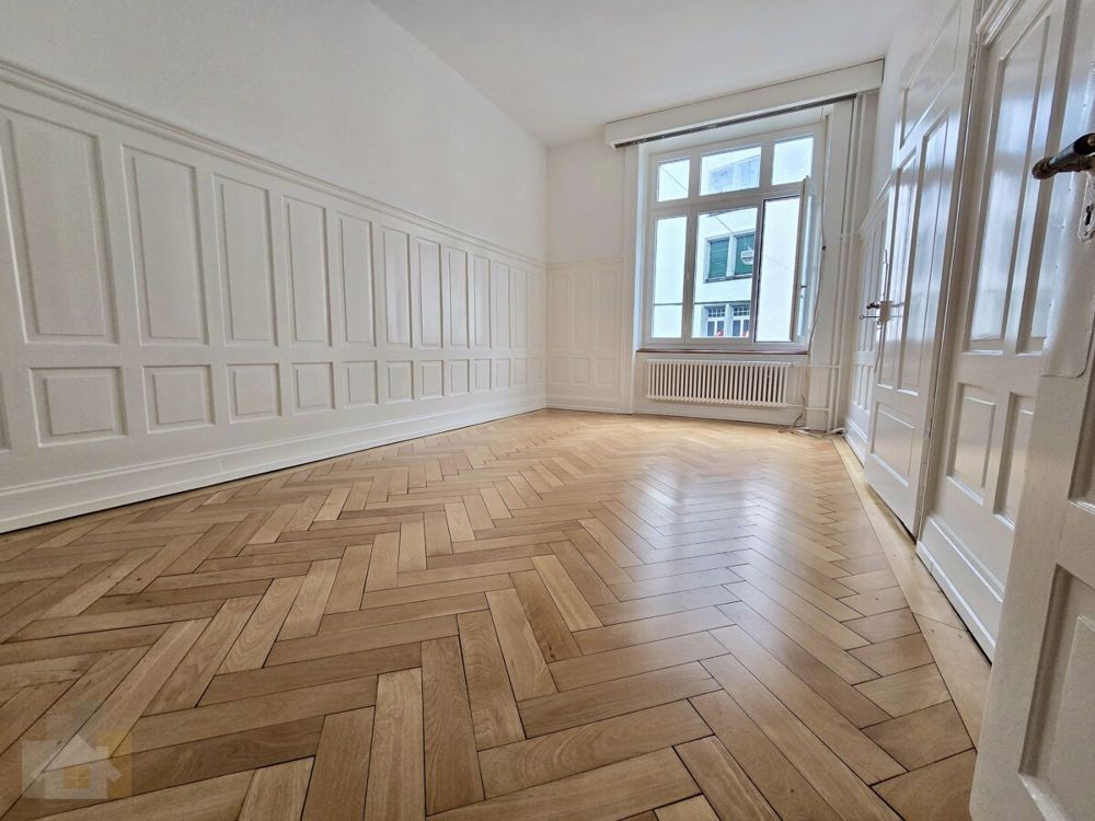 KOMPLETT RENOVIERTE ALTWOHNUNG MITTEN IM ZENTRUM AN BESTER LAGE MIT DA - Schlafzimmer