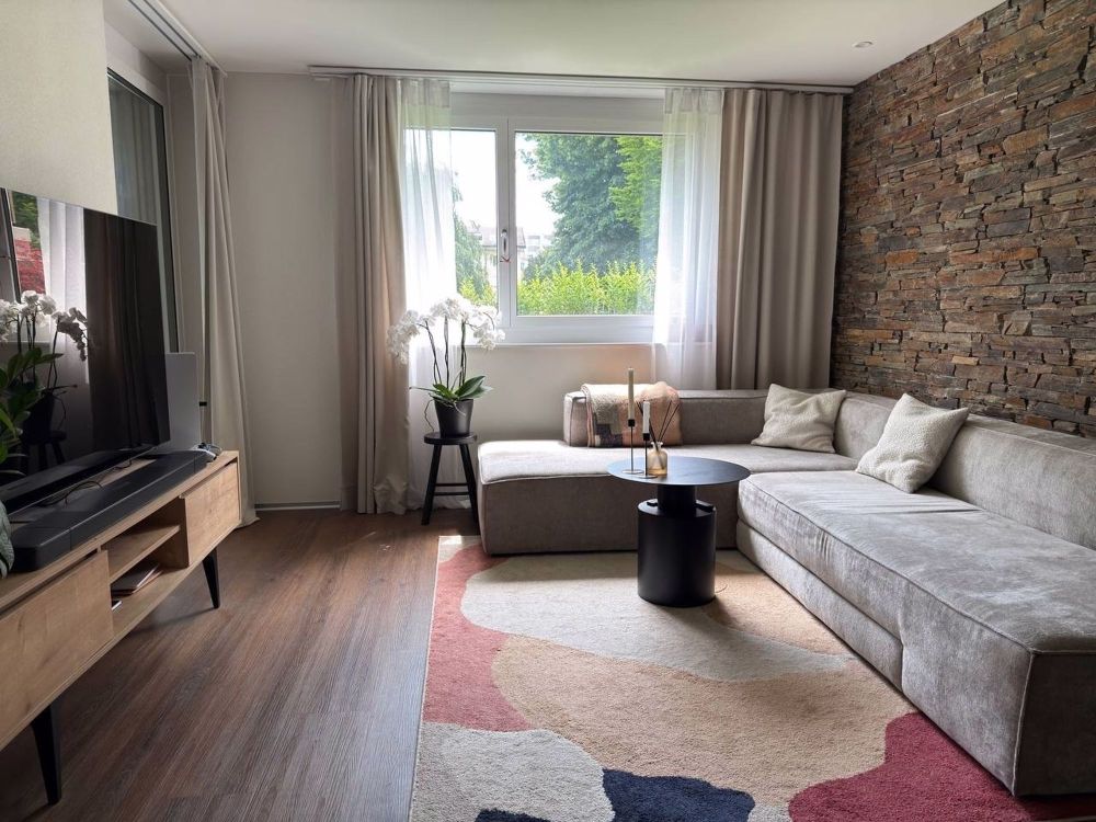 Möblierte 3.5-Zimmer-Wohnung mit privatem Garten - Bild 1