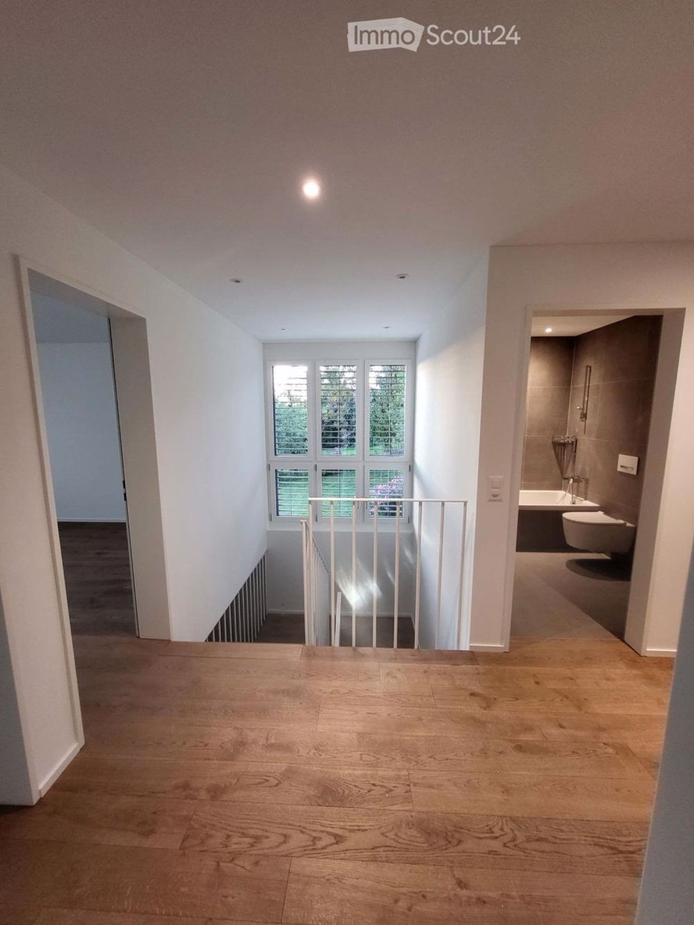 Moderne 4.5-Zimmer-Duplex-Wohnung in ruhiger Lage - Bild 2