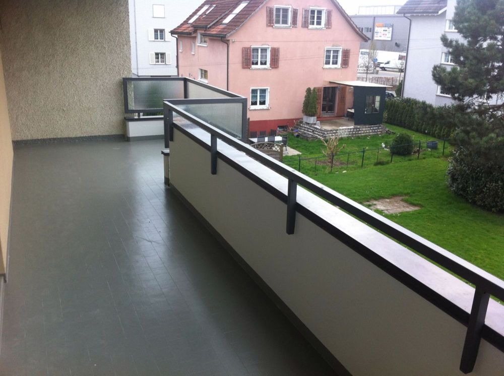 Familienfreundliche Wohnung im Zentrum von Amriswil - Balkon
