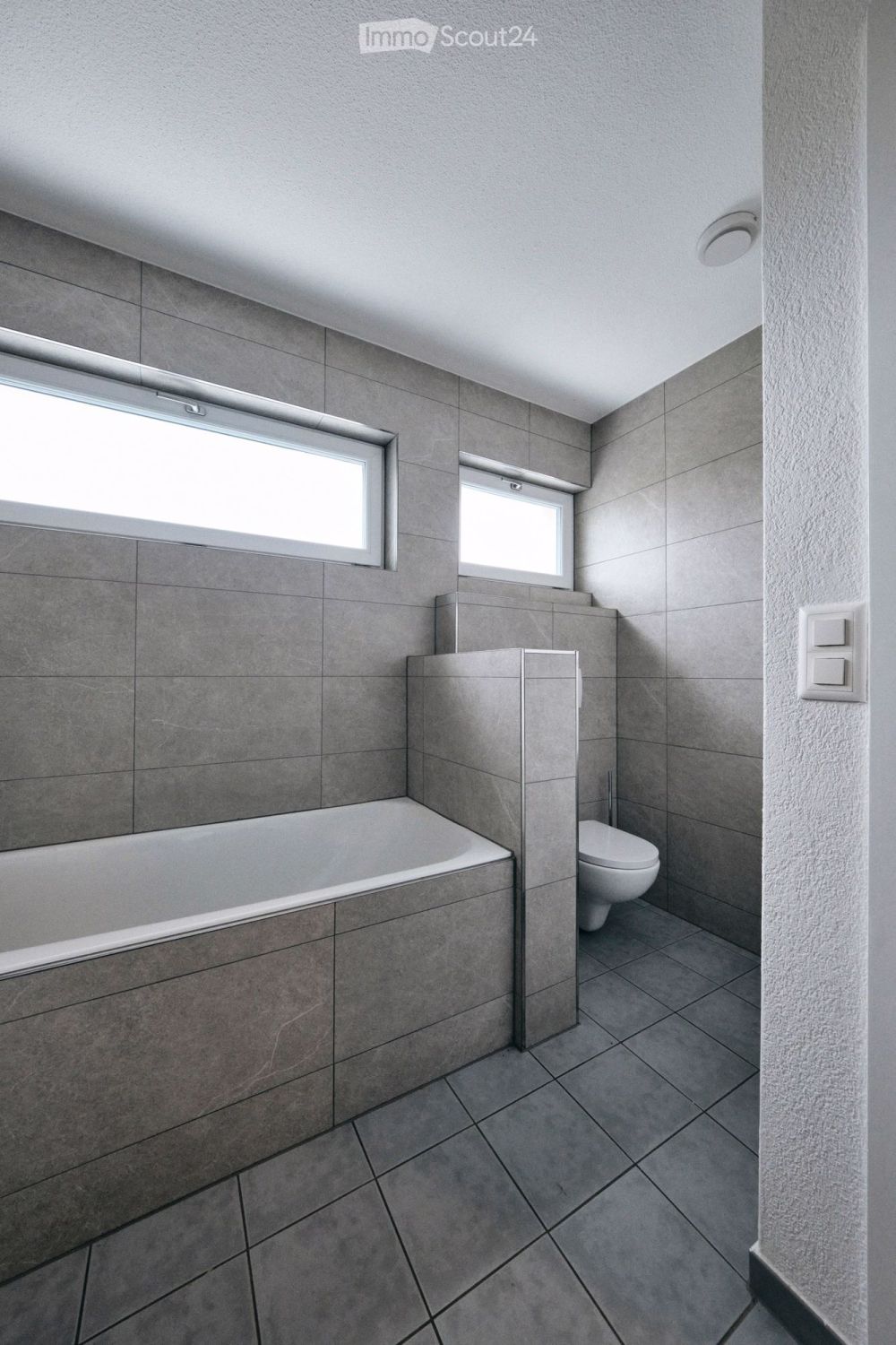 Neu renovierte helle 4.5-Zimmer-Wohnung mit Weitblick - Bild 12