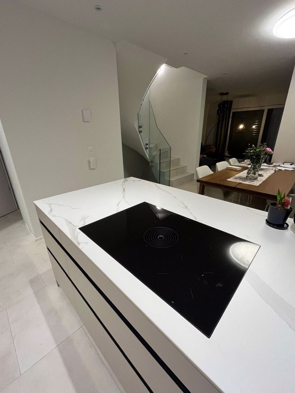 Doppeleinfamilienhaus mit Terrasse , Balkon und Garten - Bild 3