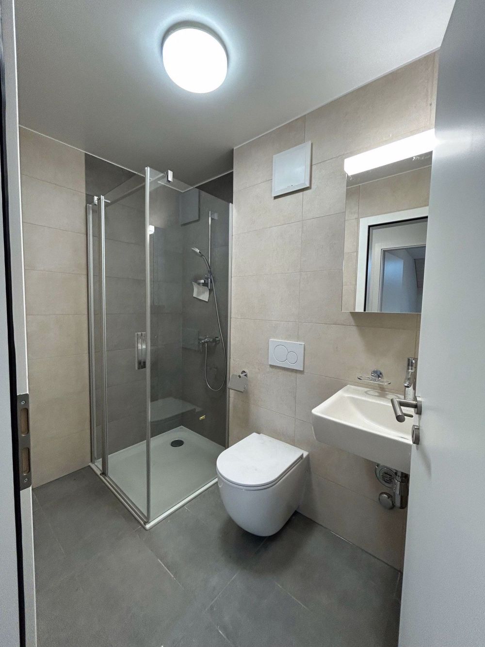 Wunderschöne 3.5-Zimmer-Wohnung, komplett neu, im 1. Stock - Objekt Nr. 8 - Route de Saint-Denis 3 - Senarclens - Bild 11