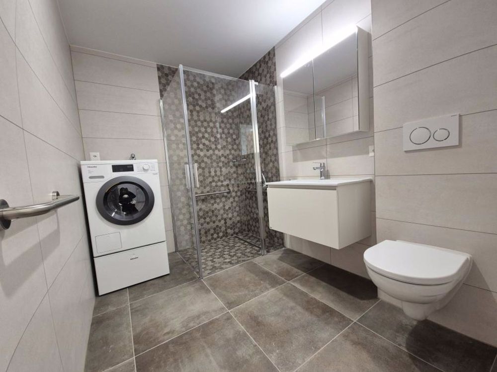 Appartement neuf de 2.5 pièces au 1er étage pour senior avec 2 balcons - Bild 7