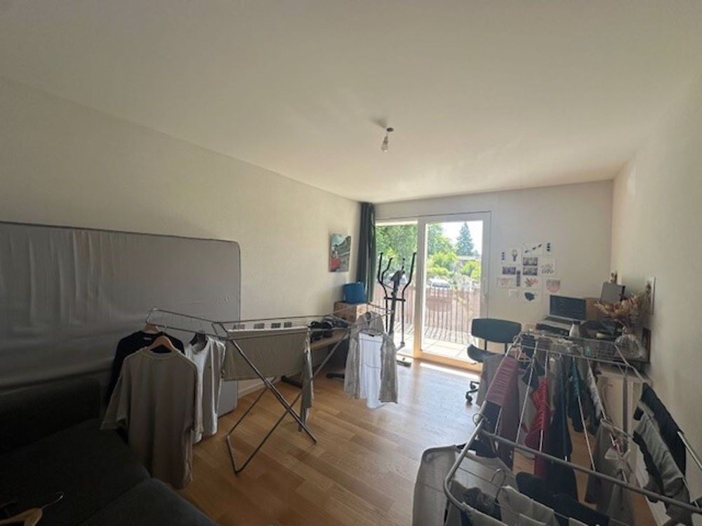 Splendide logement à proximité du centre-ville de Bussigny! - chambre_a_coucher_sans_sdb.jpg