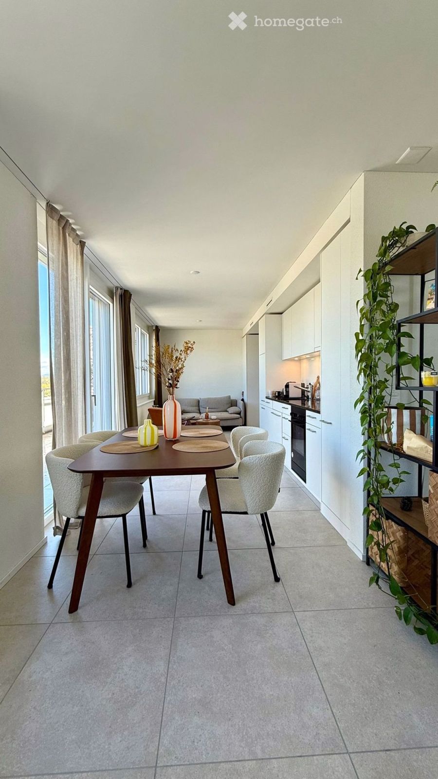 Möbliertes grosses Studio in Dübendorf - befristet - Bild 4