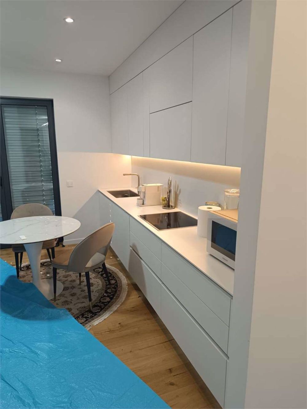 Neue möblierte 4.5-Zimmer-Wohnung mit Terrasse - Bild 6