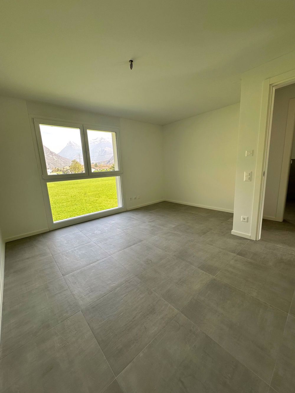 Appartamento 2.5 Camere con vista sulle montagne - Bild 6