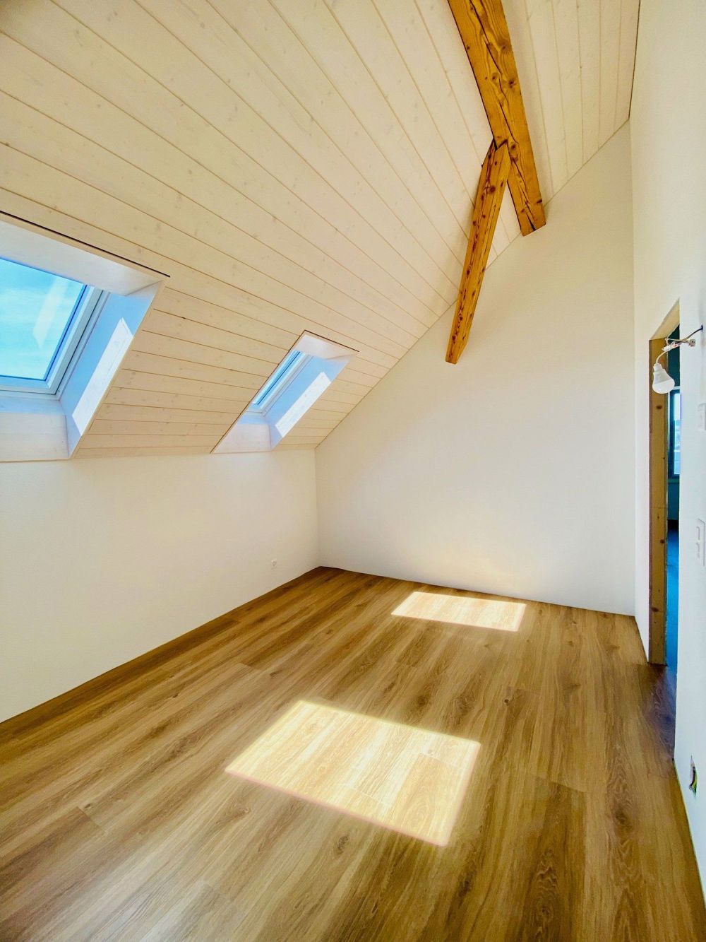 Exklusive 3.5-Zimmer-Dachwohnung mit Alpensicht - Erstbezug per 1. November 2025 - Bild 8
