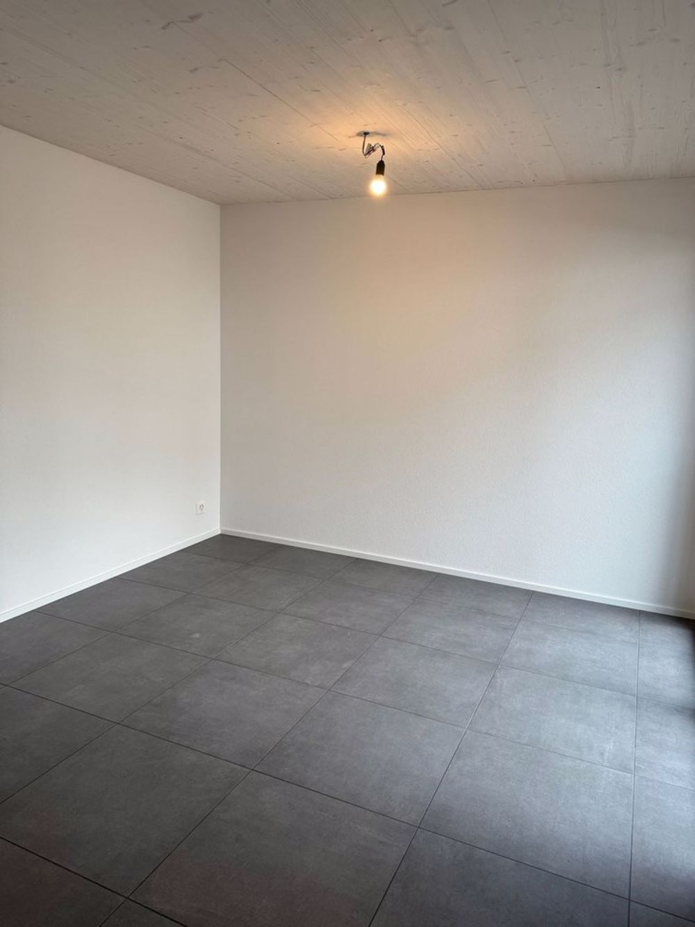 ERSTVERMIETUNG - Willkommen im sonnigen Röschenz - Zimmer