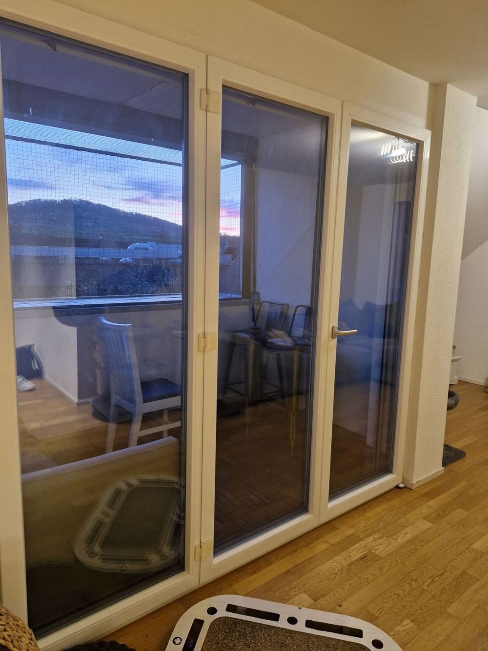 Moderne 4.5-Zimmerwohnung im Dorfkern in Arisdorf zu vermieten - Balkon