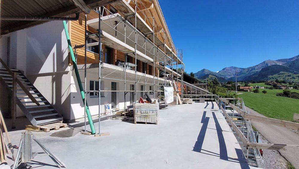 ERSTVERMIETUNG / Erdgeschosswohnung mit grosser Terrasse in sonniger und ruhiger Wohnlage - Bild 1