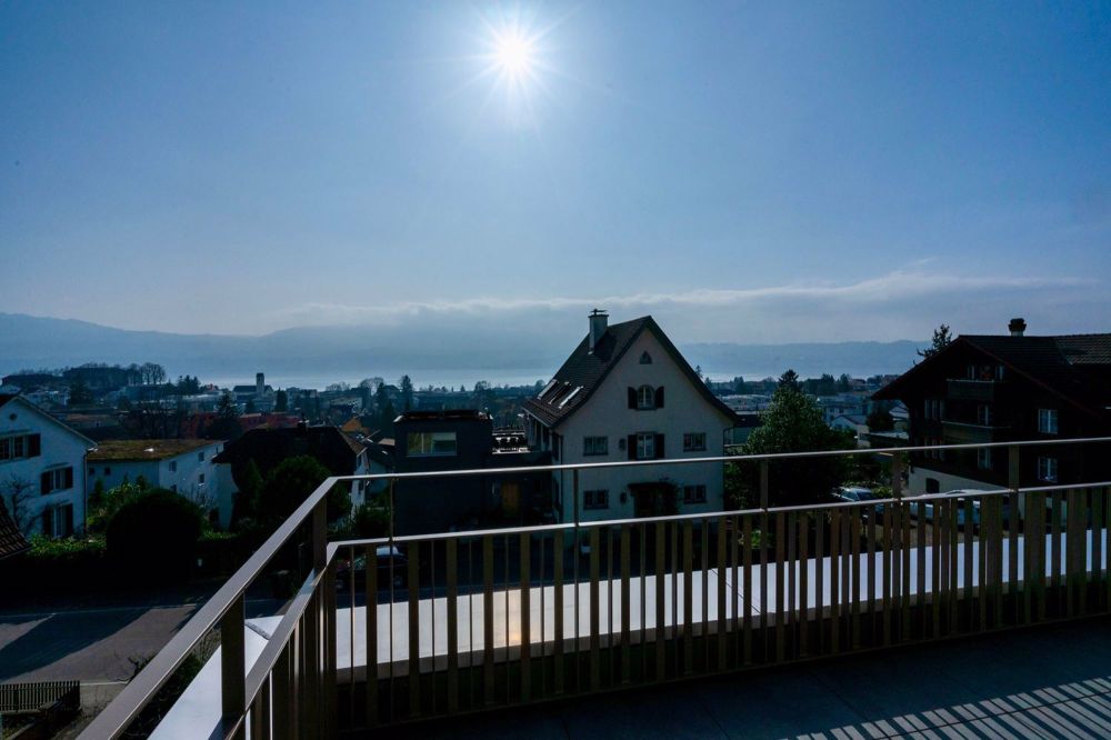 Traumhafte Attikawohnung mit Panoramablick über den Zürichsee – Wohnen auf höchstem Niveau in Stäfa - Bild 10