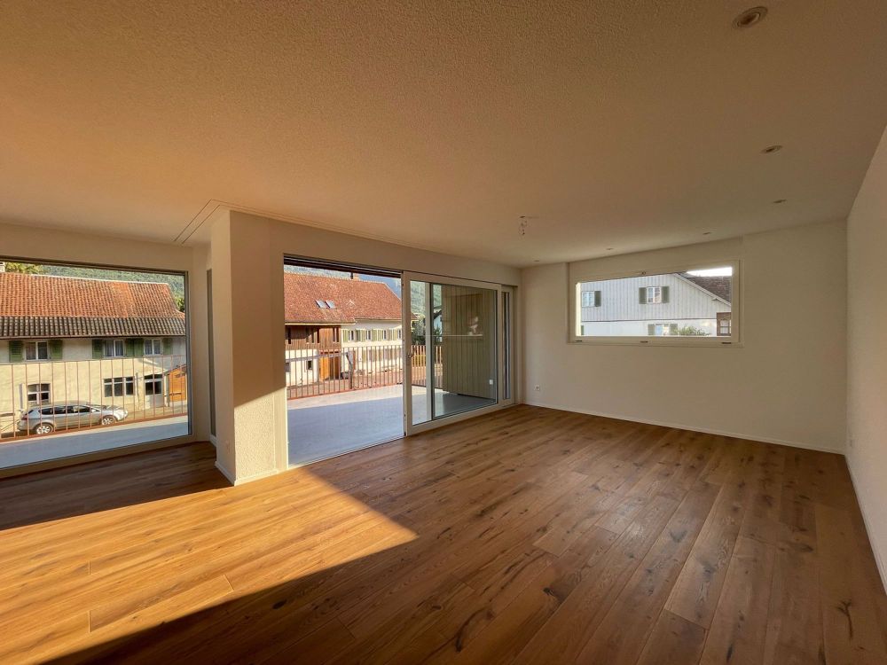 Erstbezug - 4.5-Zimmer-Wohnung mit Balkon - Bild 2
