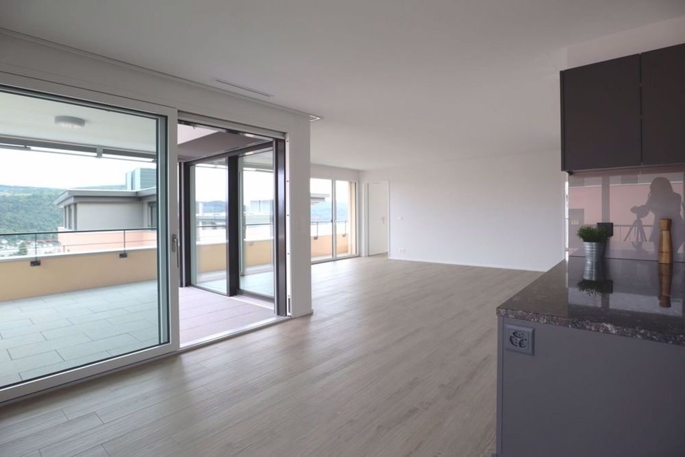 Wohnen an ruhiger Lage mit grosszügigem Raumkonzept - Wohnzimmer