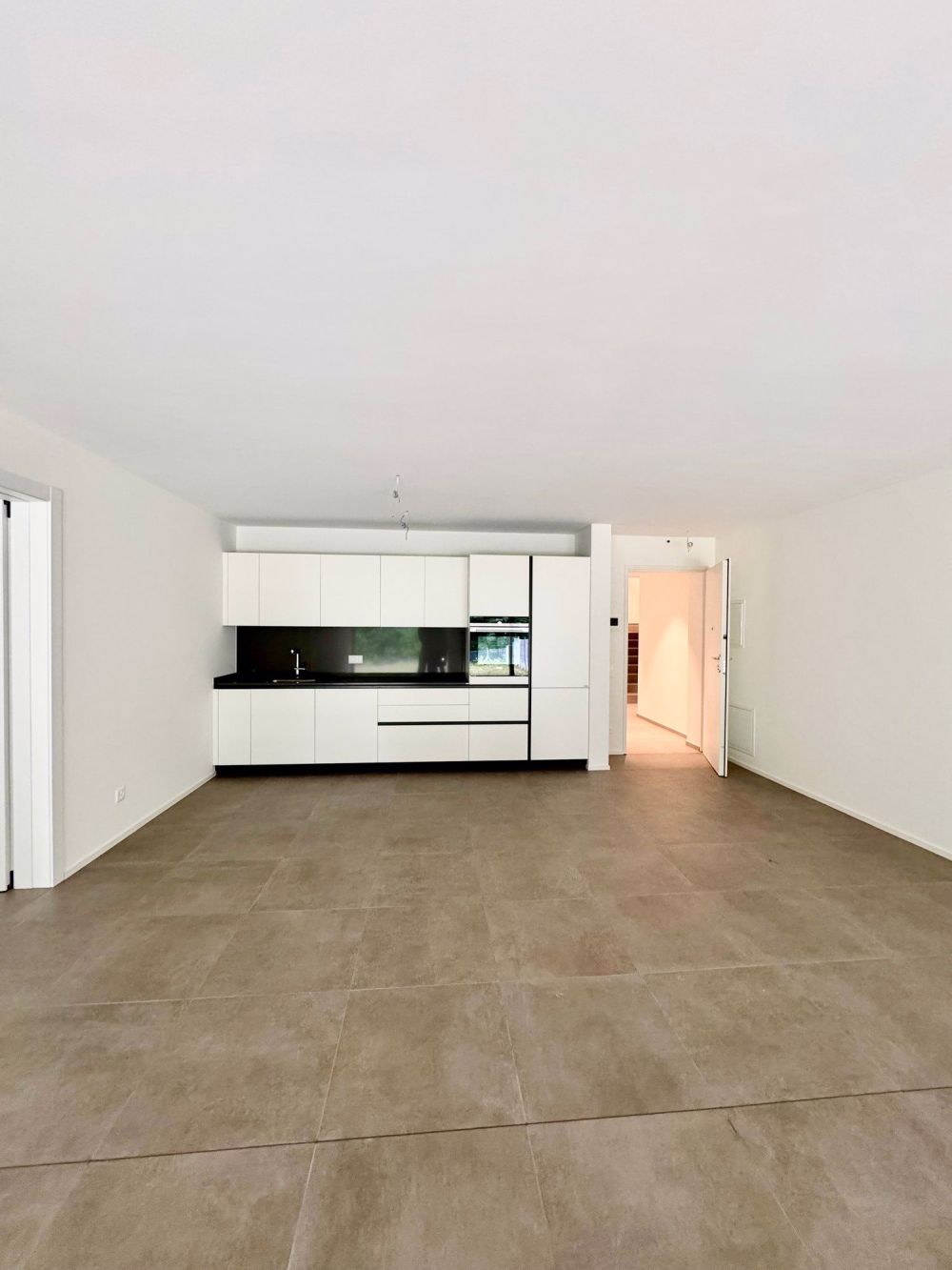 MONTEGGIO 2.5 mit Garten | Miete 1'600 | Nebenkosten 150 | Parkplatz 100 - Bild 3