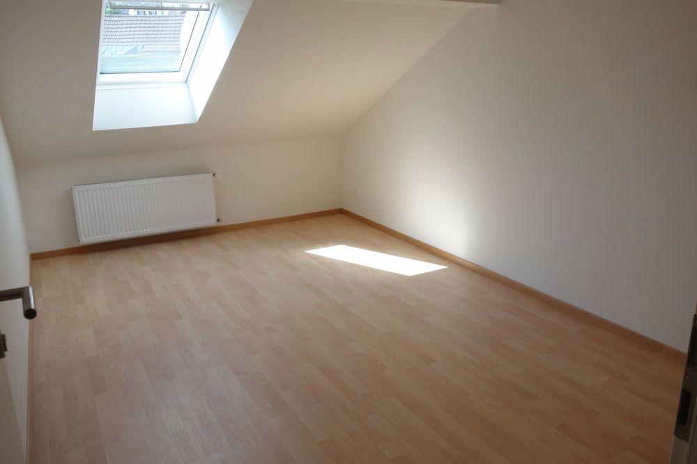 Erstvermietung! Neu renoviertes Einzelzimmer in Biel! - Bild 4