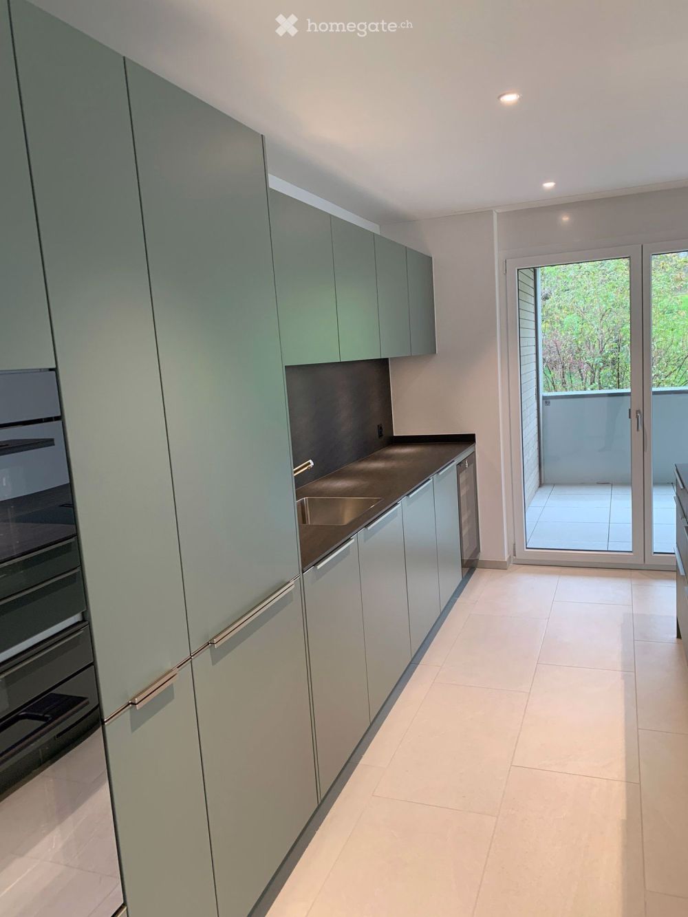 Moderne 4.5-Zimmer-Neubau-Wohnung mit grossem Balkon - Bild 3