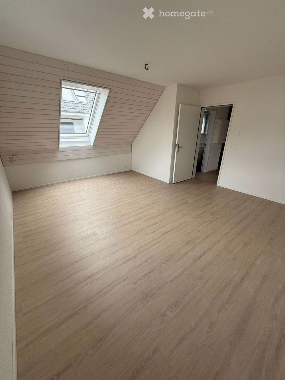 Moderne und lichtdurchflutete 4.5-Zimmer-Maisonette-Duplex Dachwohnung in Weiningen ZH - Bild 4