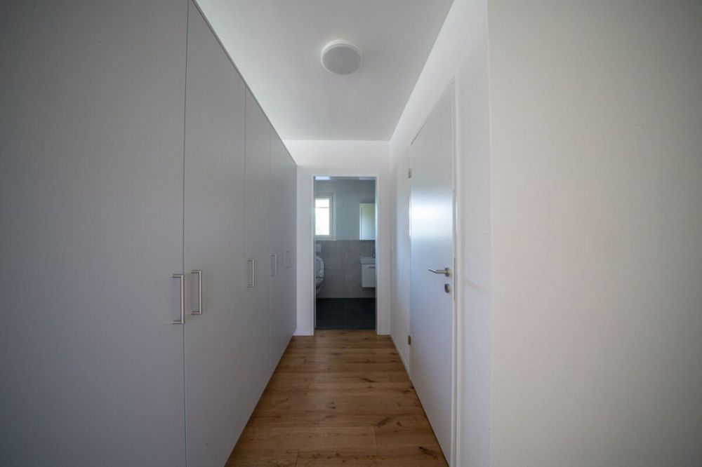 Erstvermietung: Neubau MFH mit 6 stilvollen Mietwohnungen am Bach - 2.5-Zimmer EG/1.OG