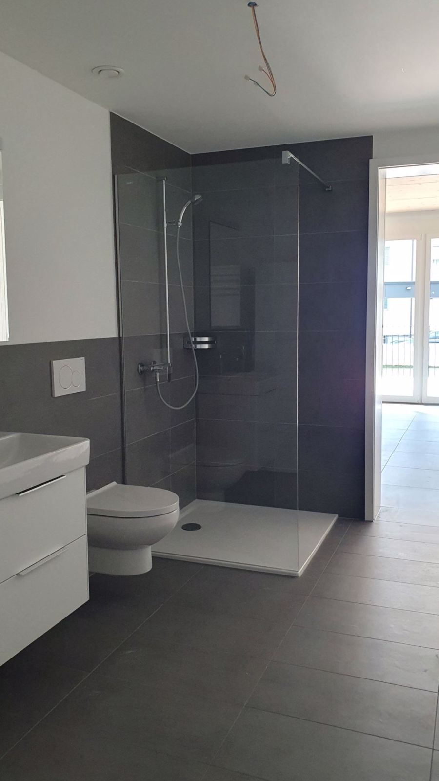 Moderne, geräumige 2,5 Zimmer Wohnung, Neubau - Bild 4