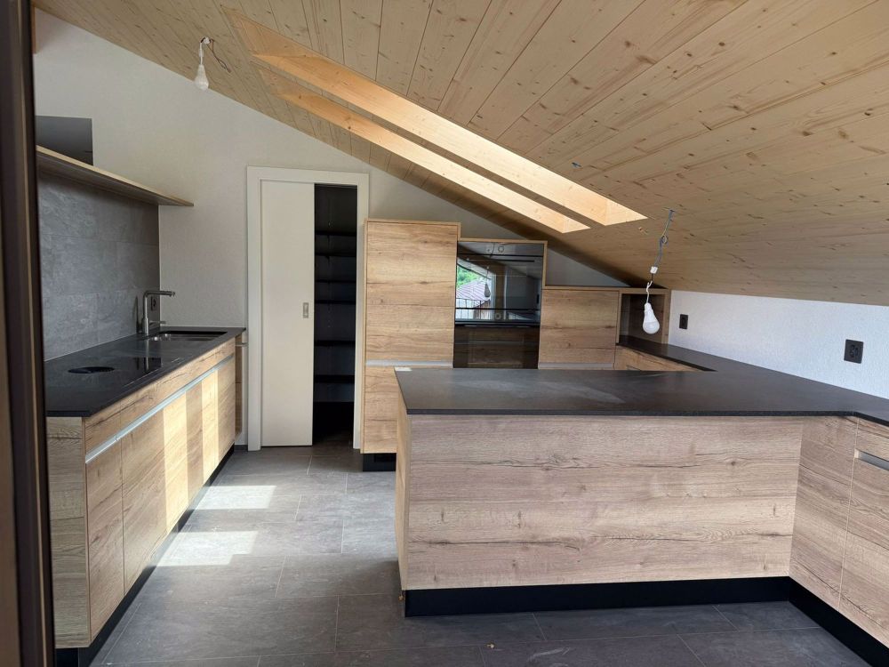 Erstvermietung: Moderne 3.5-Zimmer-Wohnung mit grosser Terrasse in Hofstetten b. Brienz - Bild 3