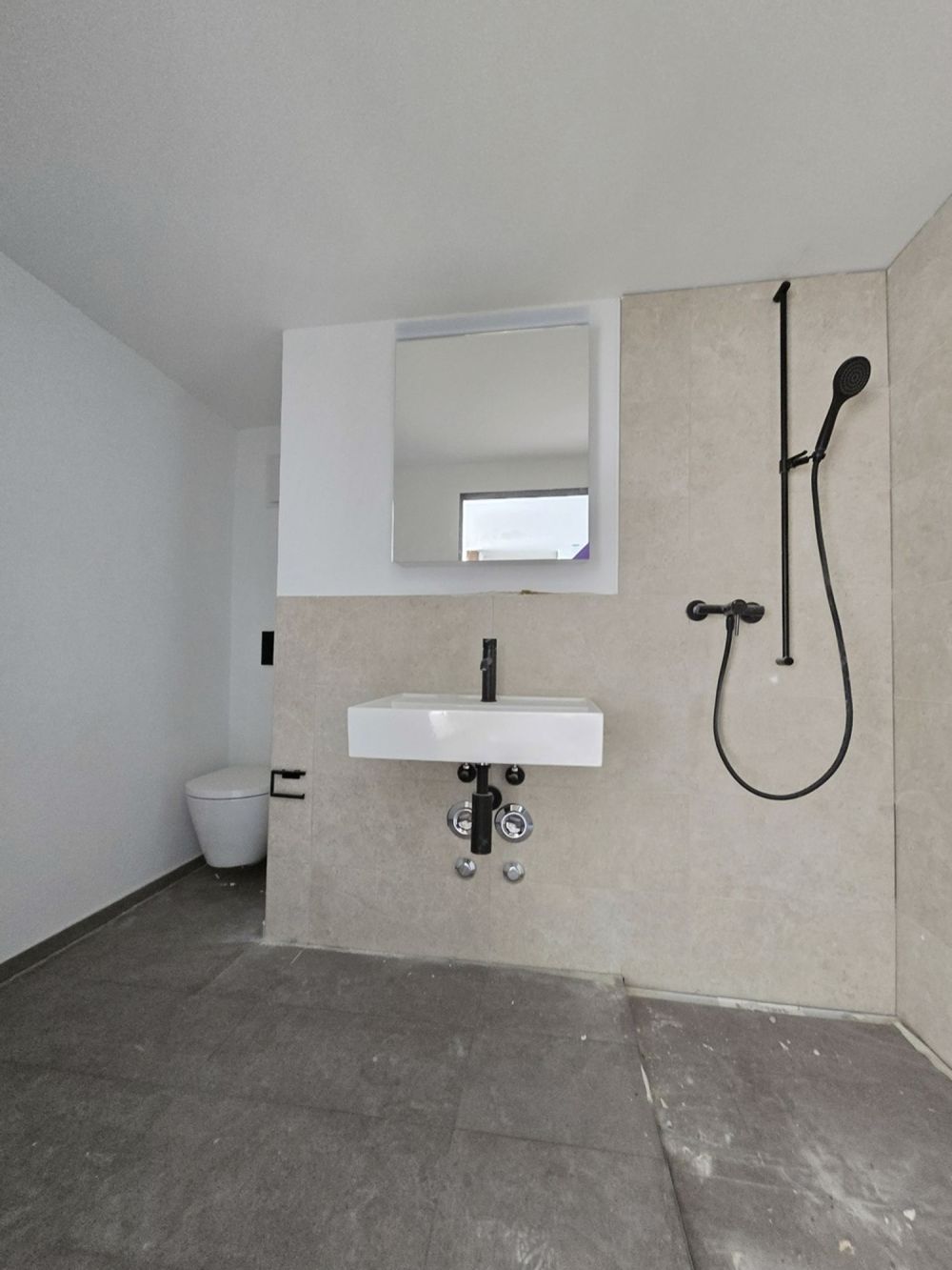 Erstbezug 5.5-Zimmer-Maisonette-Wohnung an Top-Lage in Zürich - Gäste Badezimmer