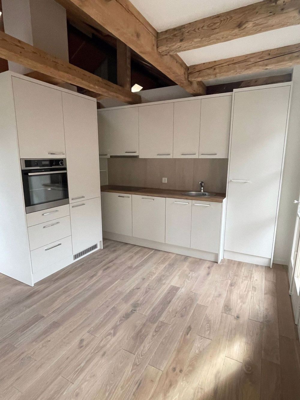 Charmante 3-Zimmer-Wohnung im Herzen von Zweisimmen - Bild 2