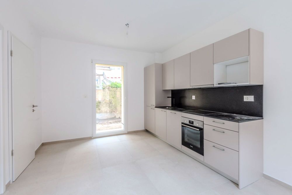 Appartement de 2 pièces au centre des Bergières, avec coin jardin privatif et parking. VISITE GROUPEE LE MARDI 6 MAI 2025 DE 17h A 17h30 - Bild 1