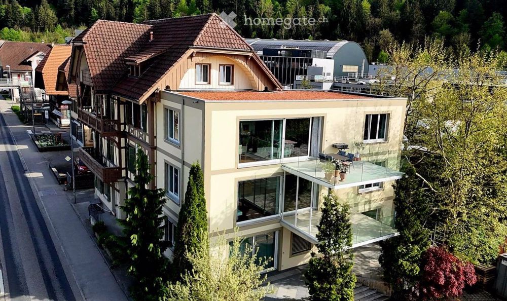 Moderne 4-Zimmer-Wohnung mit grosser Terrasse und Sonnen Balkon in Langnau im Emmental - Bild 2