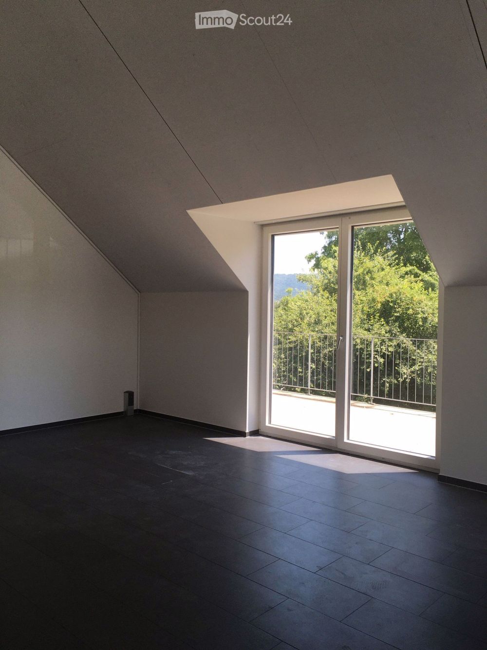 Frisch sanierte 4.5-Zimmerwohnung mit Aussicht – direkt am Moossee - Bild 3