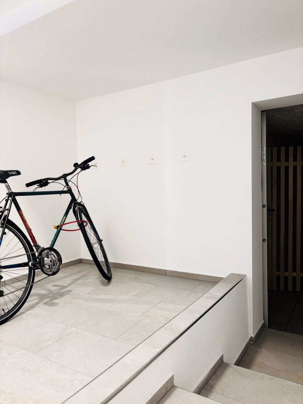 Modernes Duplex mit 2.5 Zimmern in Roveredo - Bild 7