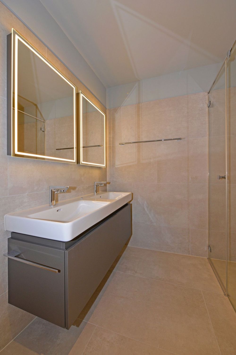 Neue 3.5-Zimmerwohnung: ländlich mit Stadtanschluss leben - Bad/Dusche