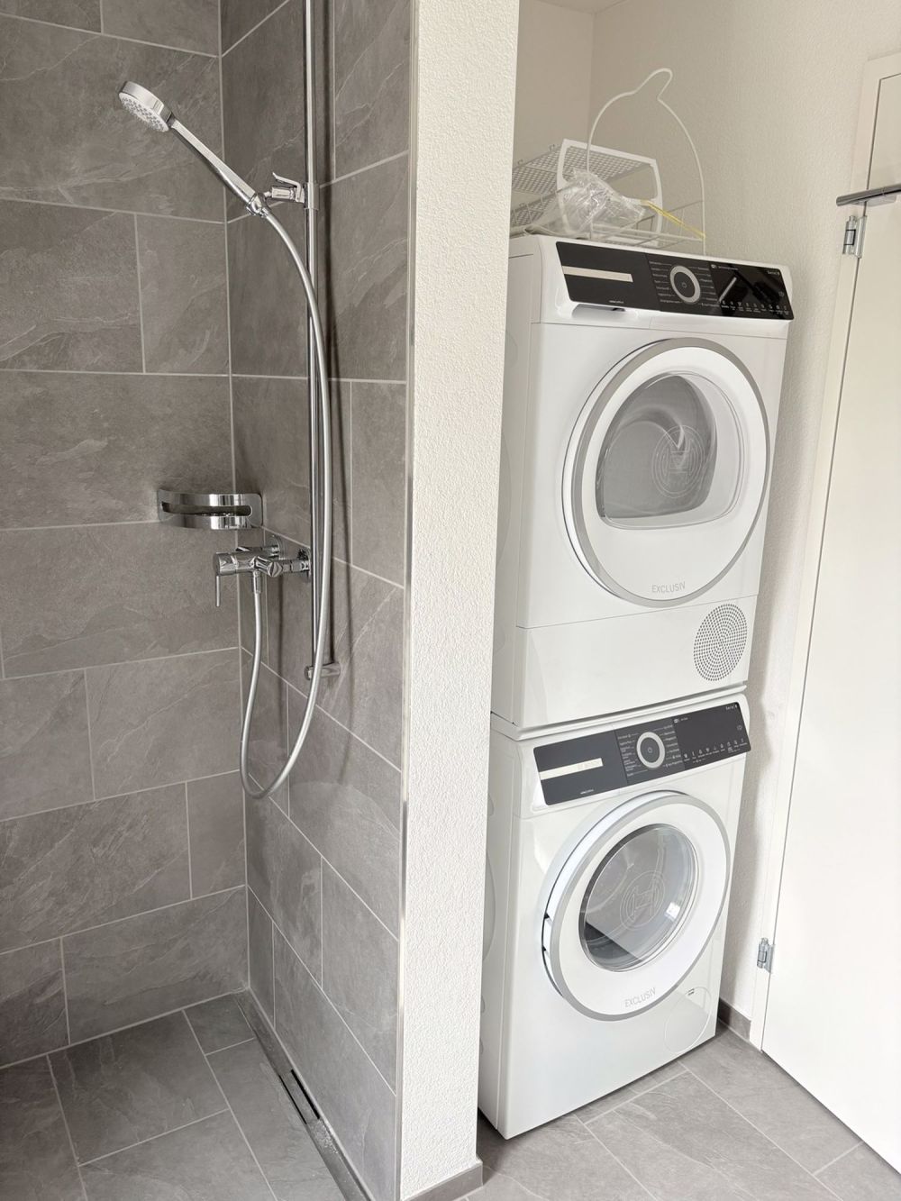 tolle 5.5-Zimmer-Maisonette-Wohnung - Dusche EG WM/T
