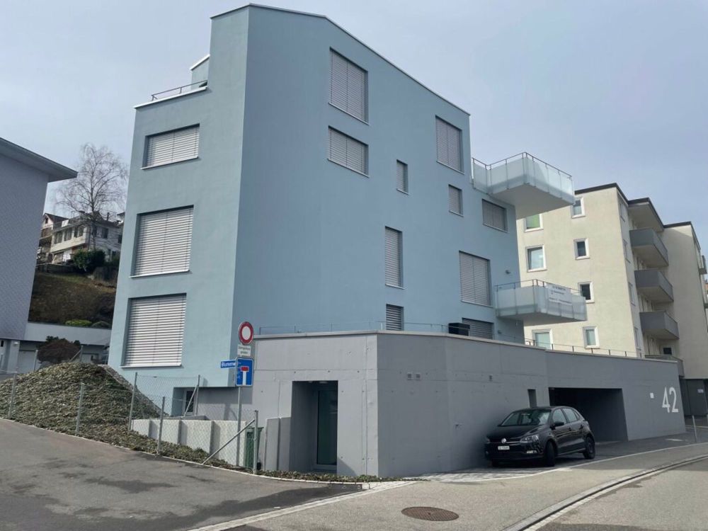 Zentral, modern mit grosser Terrasse und Seesicht (partiell) - Bild 8