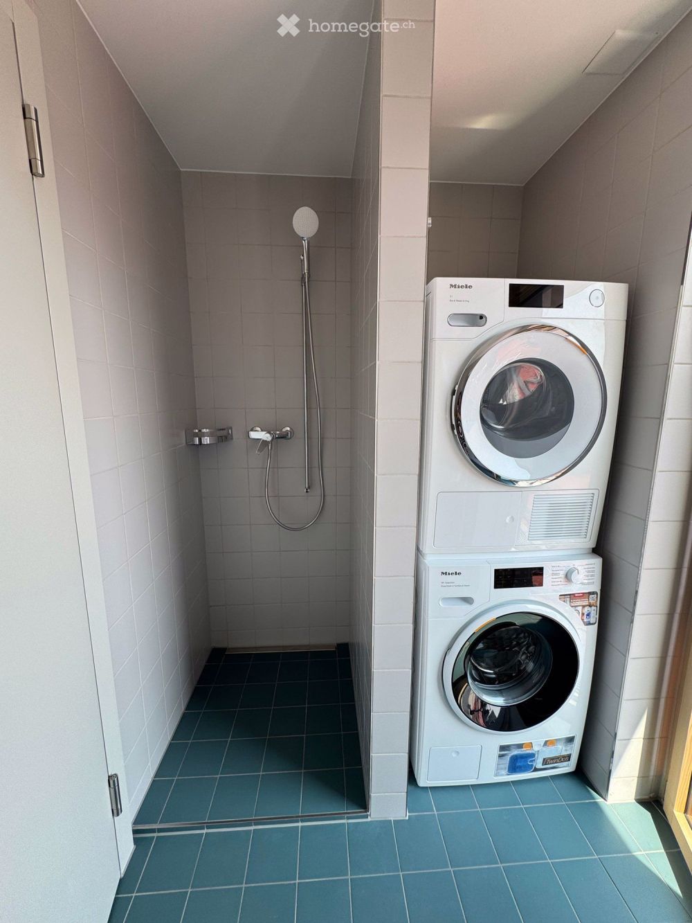 Erstvermietung 4.5-Zimmer-Attikawohnung im 7.OG mit grosser Terrasse mitten in der Stadt - Bild 6