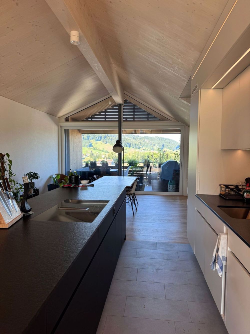 Dachwohnung im hochwertigen Eigentumsstandard - Bild 4