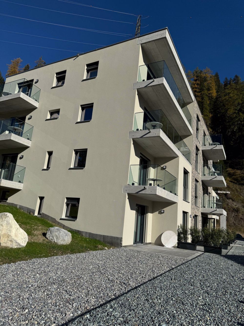 Mobilierte Neubauwohung Savognin - Bild 1