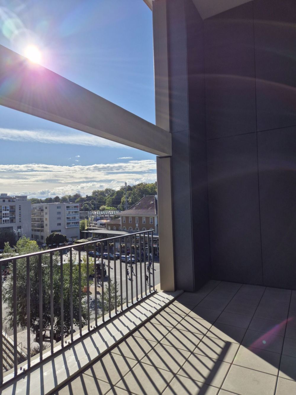 Moderne und helles Doppelhaus mit Blick auf den Bahnhof Morges - 10238-N11_40_2700-Balcon-1.jpg