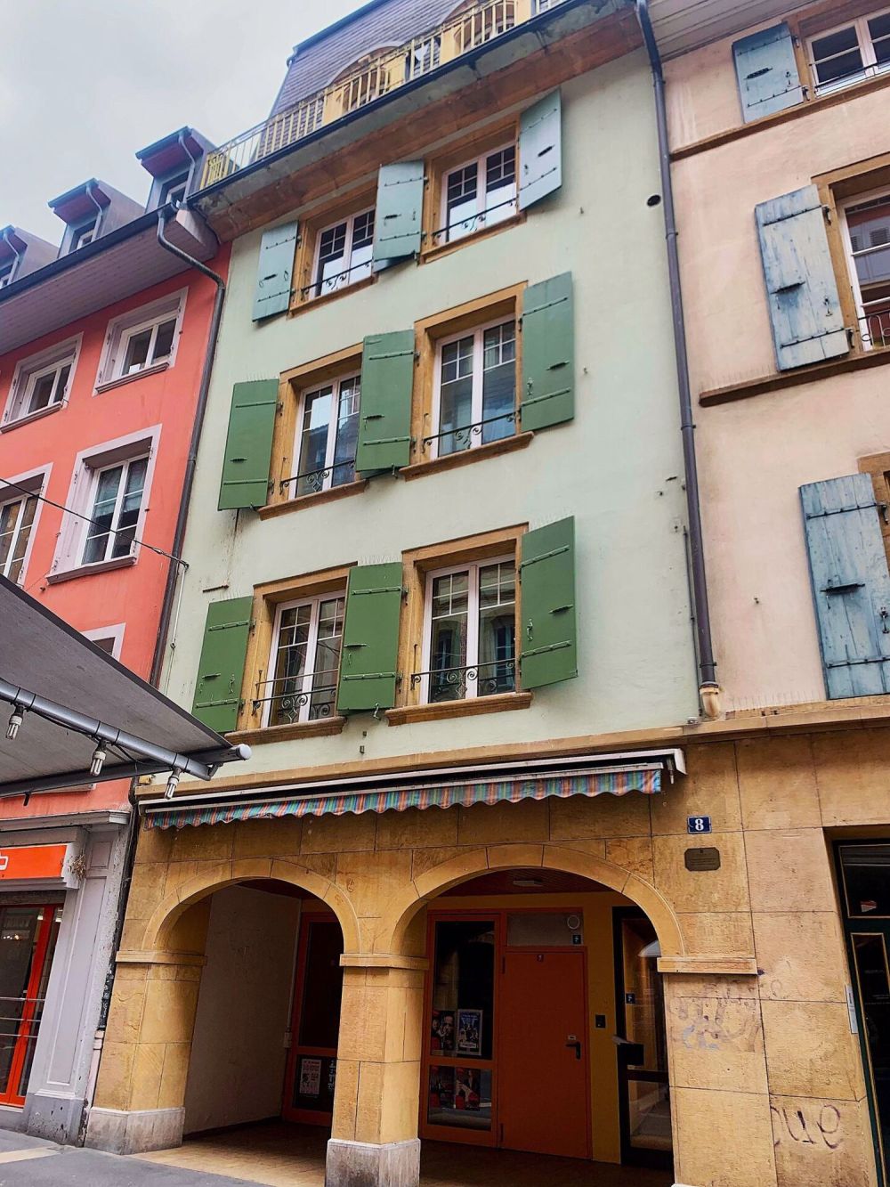 Neuchâtel, magnifique 3.5 pièces neuf avec terrasse situé en plein centre ville - Bild 3
