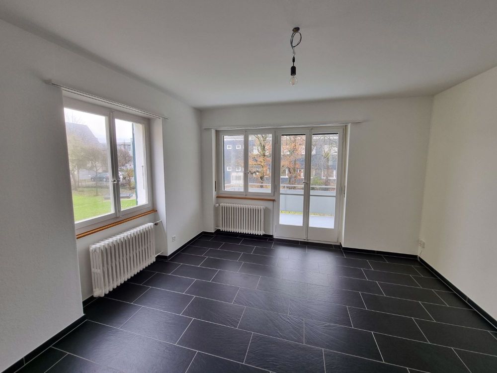Komplett renovierte 4,5-Zi-Whg mit neuer Küche und neuem Bad (auch für stilles Gewerbe) - Bild 2