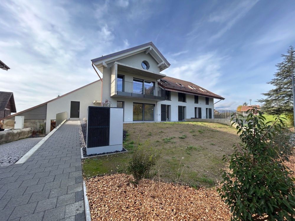 Wunderschöne 3.5-Zimmer-Wohnung, komplett neu, im 1. Stock - Objekt Nr. 8 - Route de Saint-Denis 3 - Senarclens - Bild 1